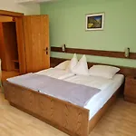 Edelsteinhotel Guniwirt Hotel 3*
