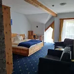 Edelsteinhotel Guniwirt Hotel 3*