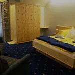 Edelsteinhotel Guniwirt Hotel Krakaudorf