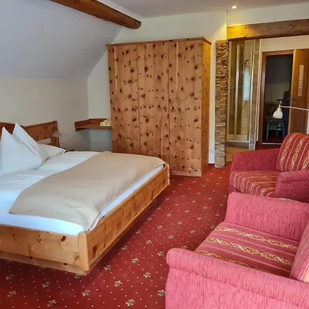 Hotel Edelsteinhotel Guniwirt 3*