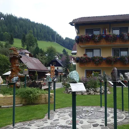 Edelsteinhotel Guniwirt 3*