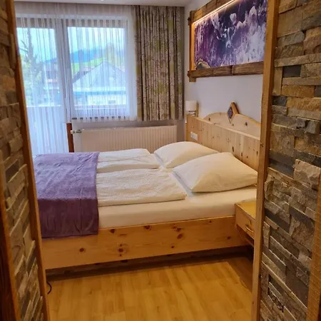 Edelsteinhotel Guniwirt Szálloda