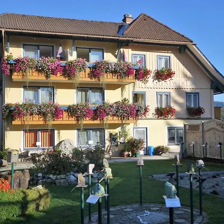 Edelsteinhotel Guniwirt فندق