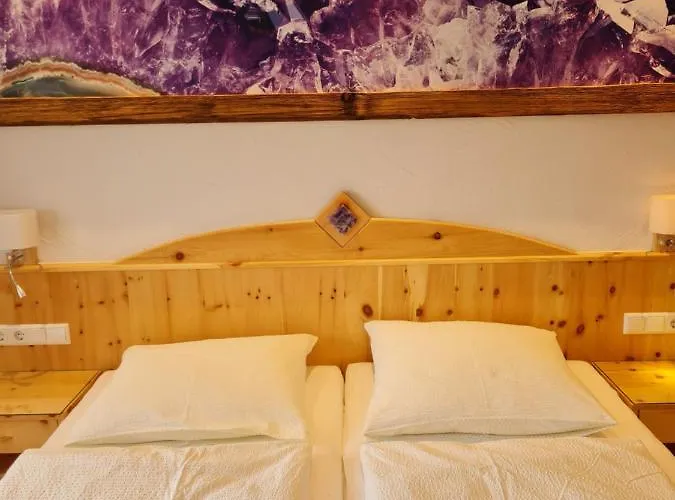 فندق Edelsteinhotel Guniwirt