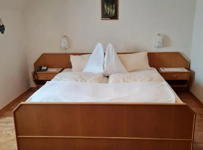 فندق Edelsteinhotel Guniwirt 3*