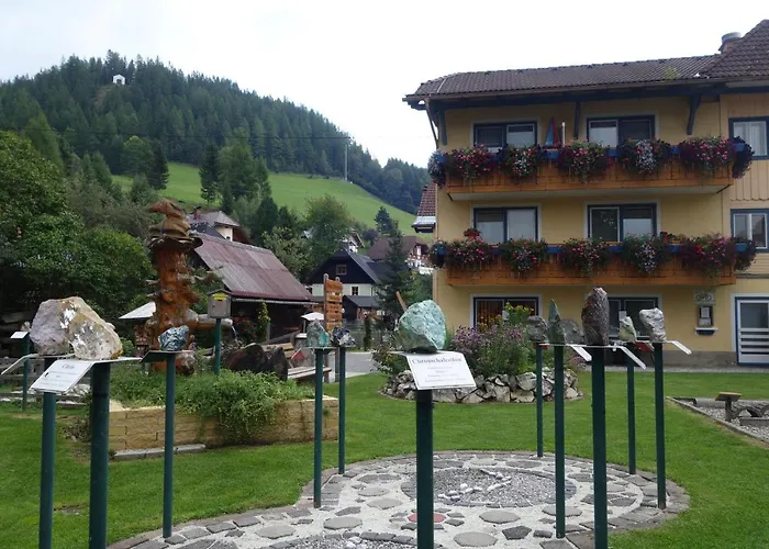 Edelsteinhotel Guniwirt 3*