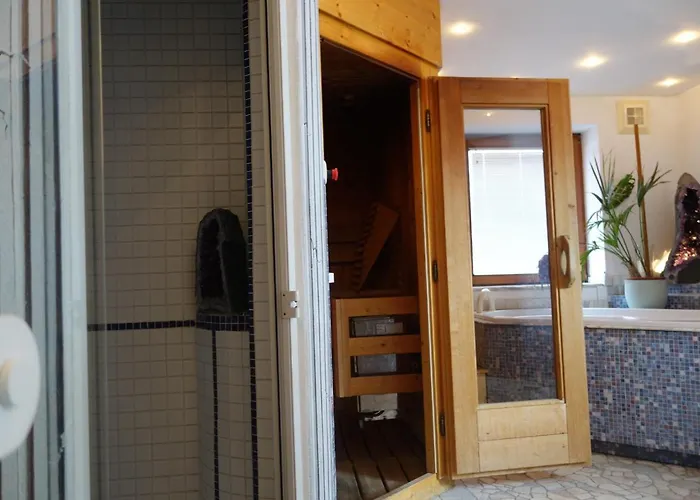 Edelsteinhotel Guniwirt فندق Krakaudorf