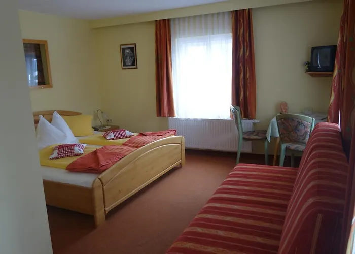 Edelsteinhotel Guniwirt فندق