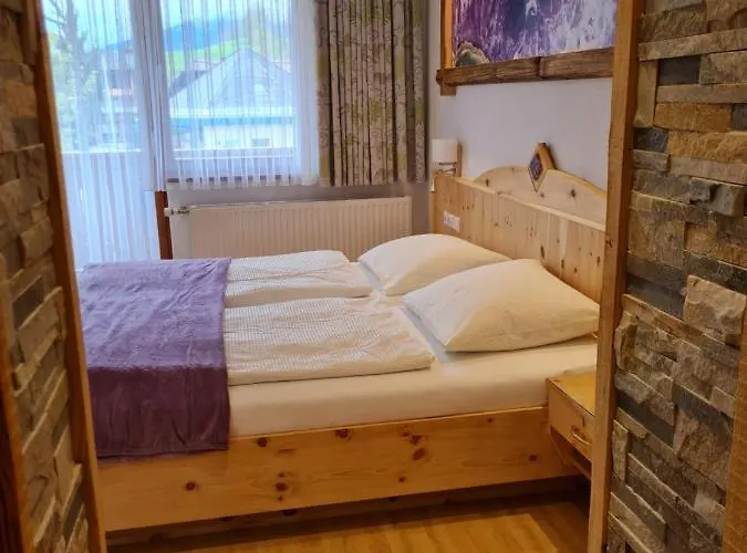 Edelsteinhotel Guniwirt فندق