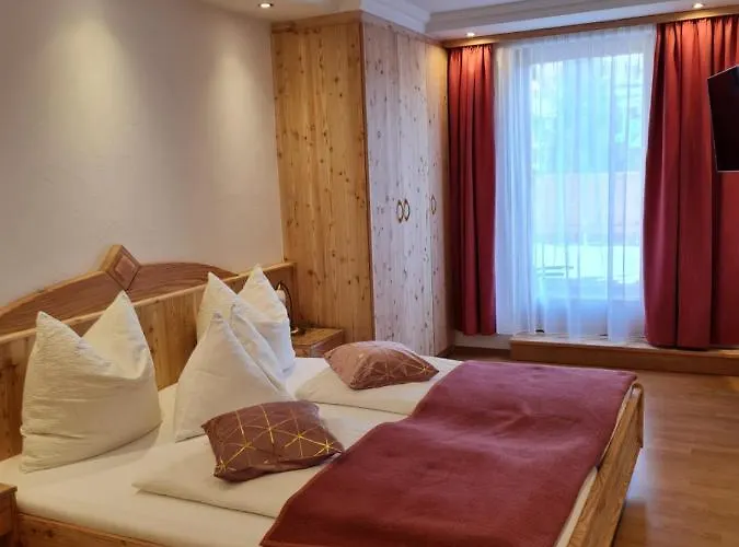 Edelsteinhotel Guniwirt فندق 3*