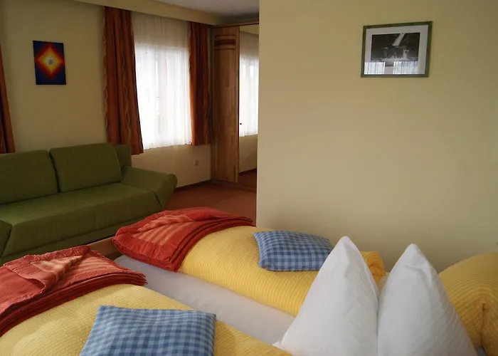 Edelsteinhotel Guniwirt فندق Krakaudorf