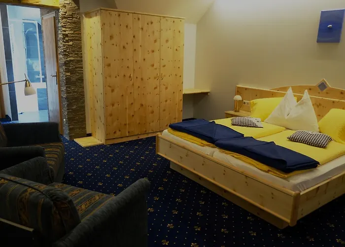 Edelsteinhotel Guniwirt فندق Krakaudorf