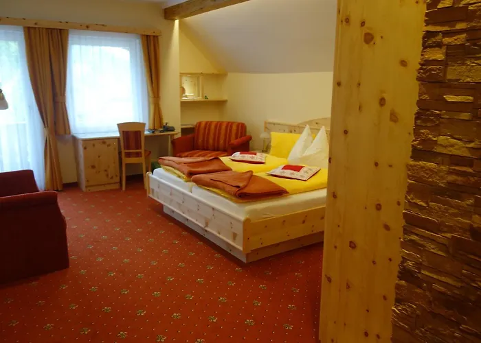 Edelsteinhotel Guniwirt فندق 3*